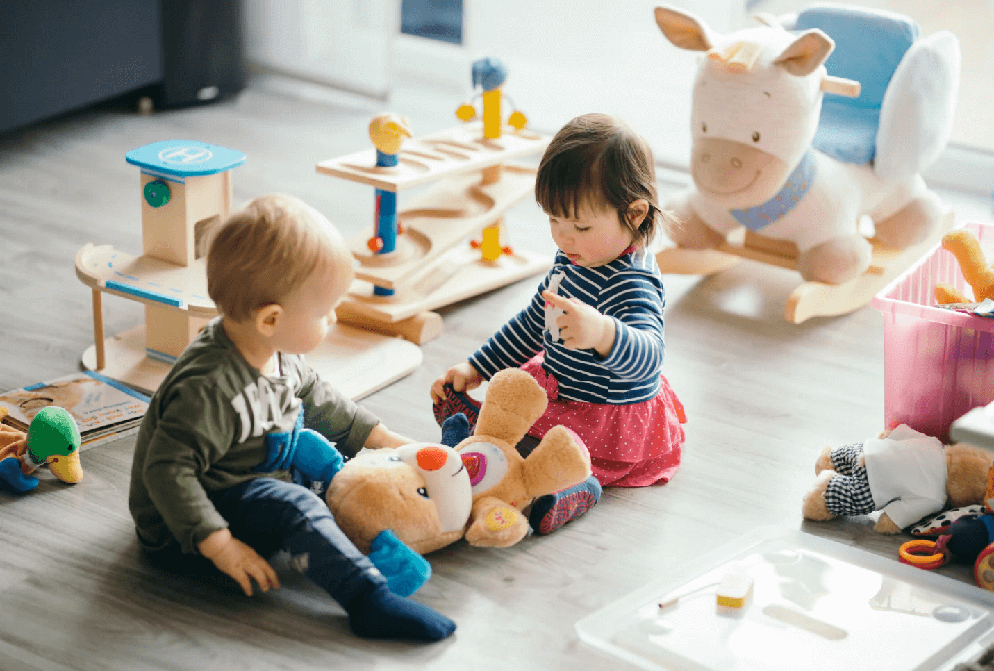 Associative Play (4 5 Years) Associative Play (4 5 Years)